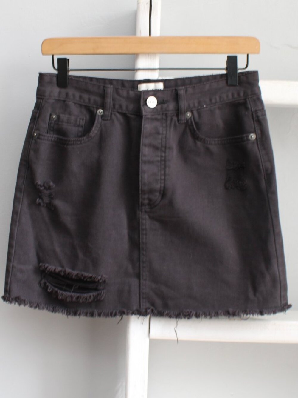 Amuse Society Distressed Button Fly Jean Black Denim Mini Skirt Size Small